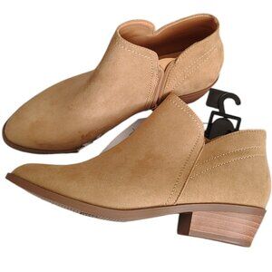 TIME AND TRU Women's Flat Ankle Boots, Color Camel, Size 9